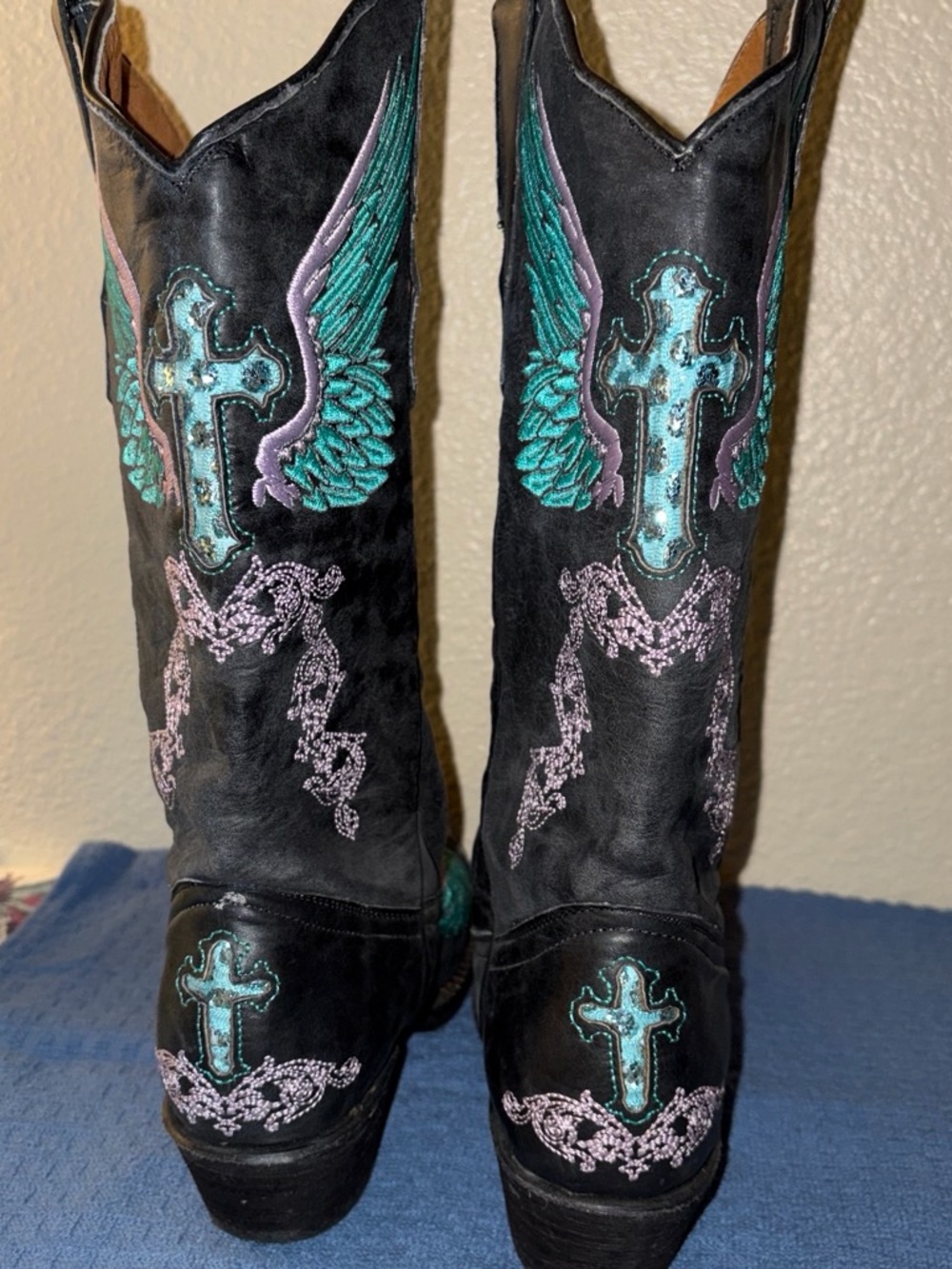 Black Women's Embroidered Winged Heeled Cowboy Boots - Picture 3 of 4